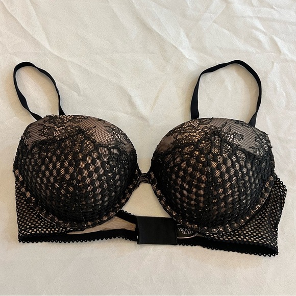 Victoria's Secret Other - VICTORIAS SECRET Very Sexy Push Up Bra, 38C, Lace, Pigeonnant Push Up